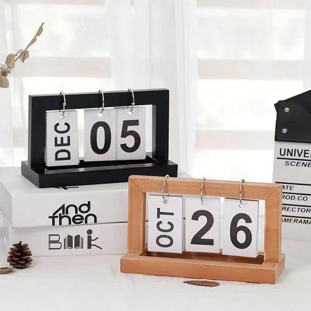 Retro INS Style Wooden Perpetual Flip Calendar – Small Desktop Ornament for Home Decoration