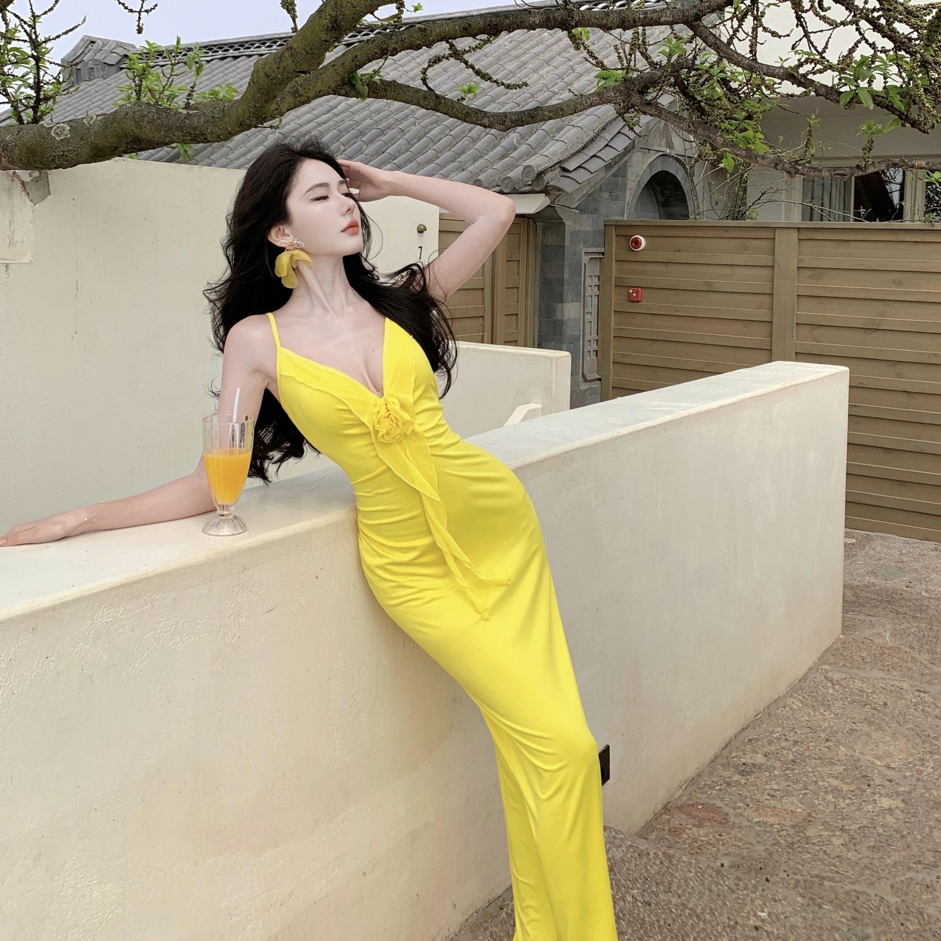 

French Yellow Suspender Dress Women s Summer Sexy Seaside Vacation Streamer Hip-wrapped Long Skirt S