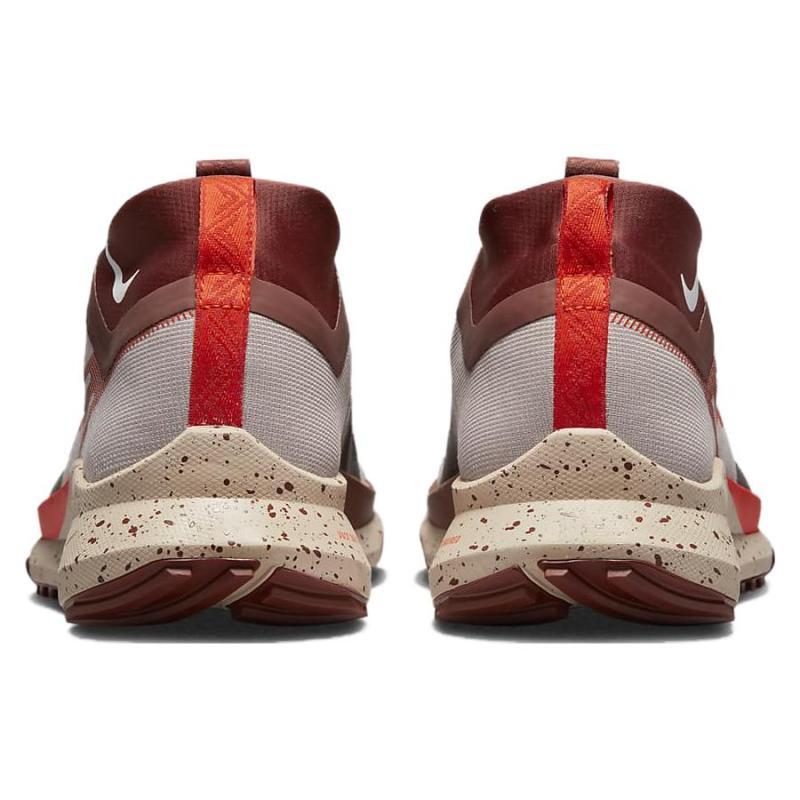 Nike React Pegasus Trail 4 Gore Tex Diffused Taupe Dark Pony Sail Picante Red Tenisky DJ7926-200