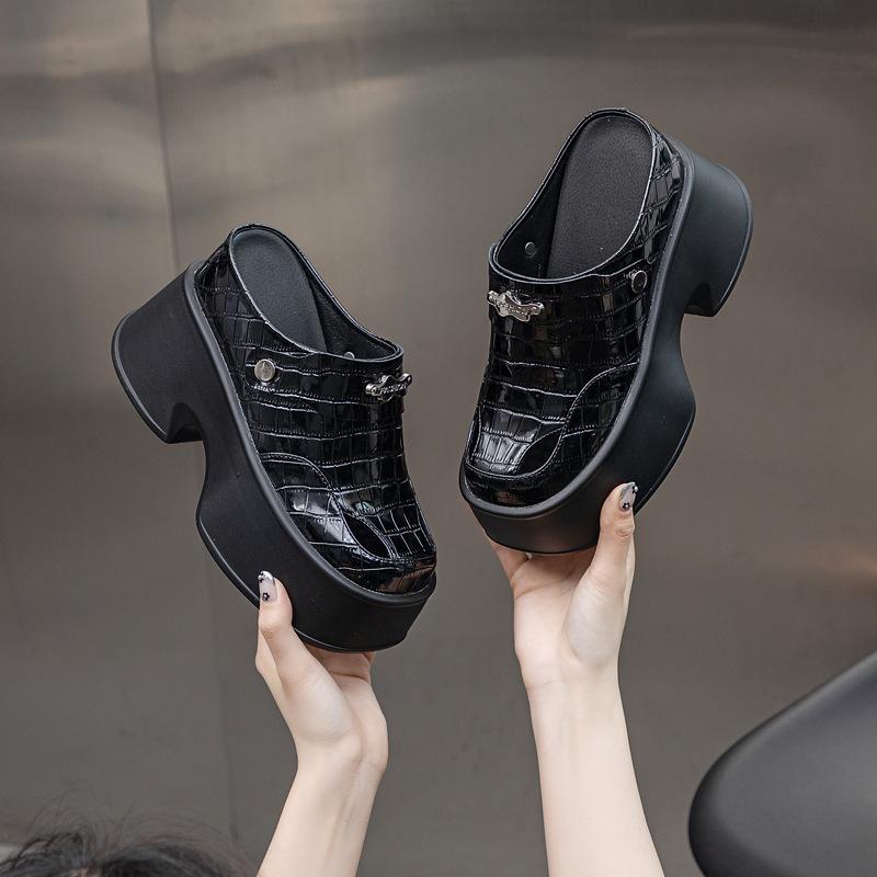 Pantoufles d'été pour femmes 2025 nouvelles pantoufles à plateforme à motif crocodile à porter chaussures simples pour femmes de couleur unie