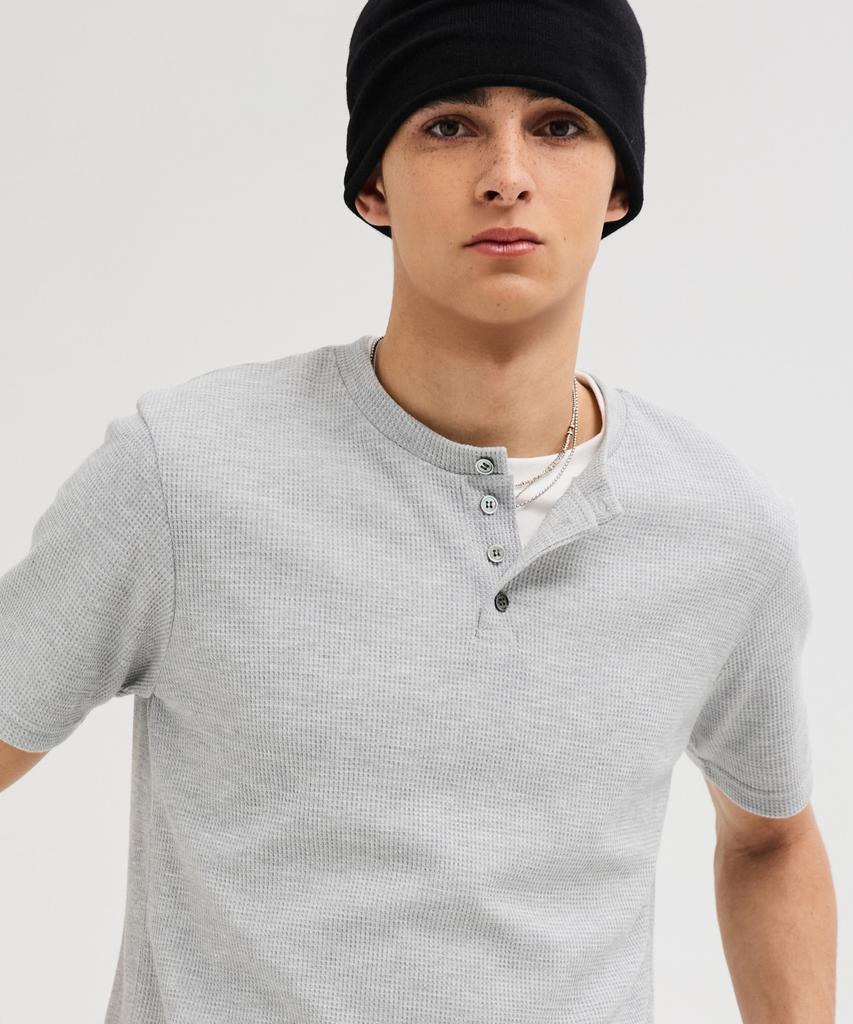 LEIRE Waffle Henley Neck Semi-Crop T-Shirt [Gray]