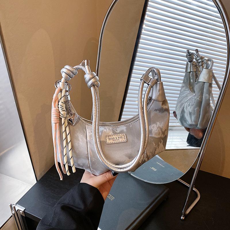 Popular Dumpling Bag Women's Summer New Casual Versatile Shoulder Bag Fashion Commuter Messenger Bag
