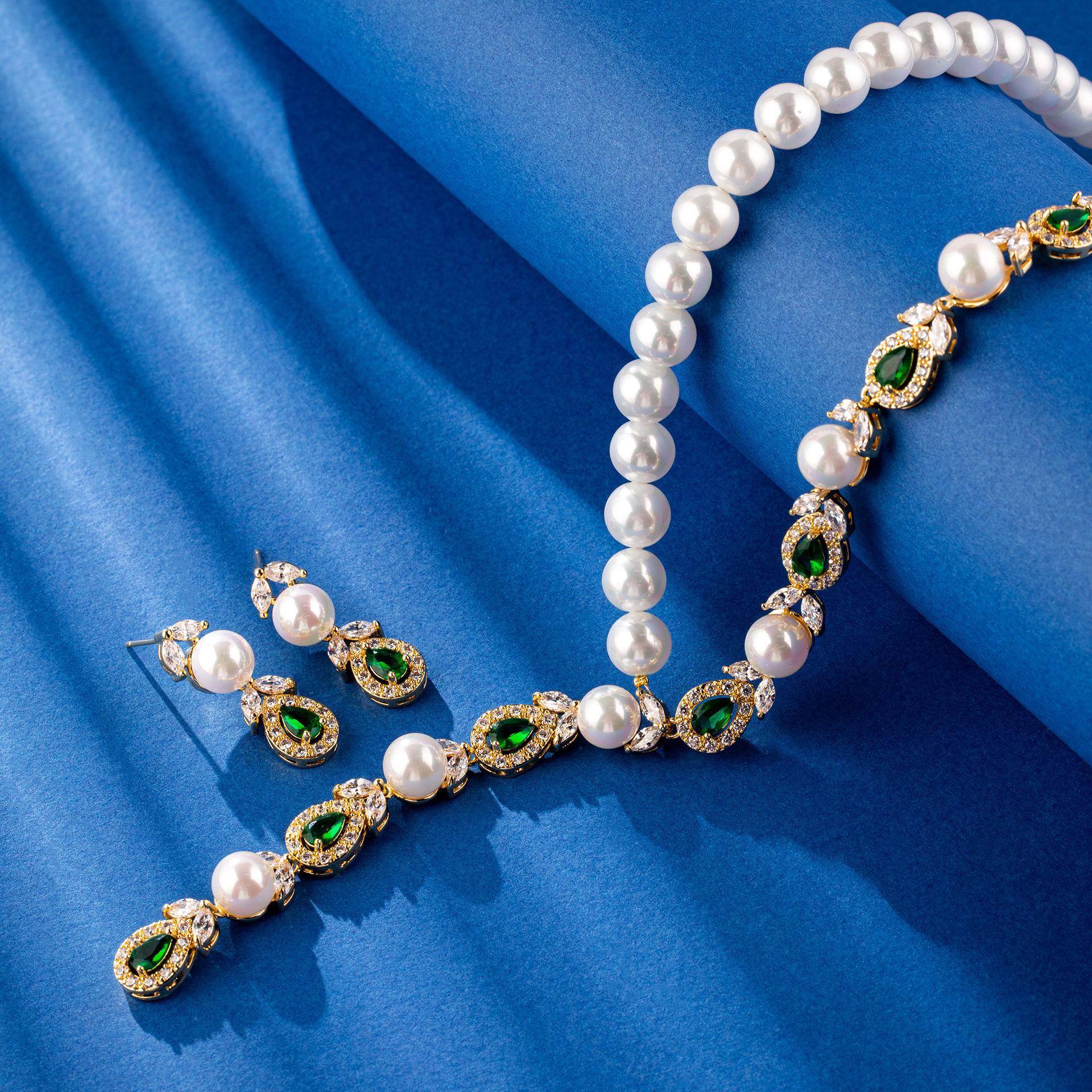 

Французский набор колье и серег «Капля» с бриллиантами и жемчугом - Элегантные роскошные украшения в придворном стиле