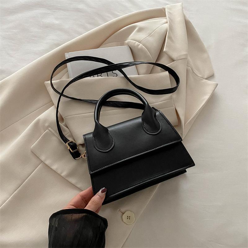 New popular trendy and beautiful messenger bag texture niche design bag women's autumn fashion shoulder small square bag