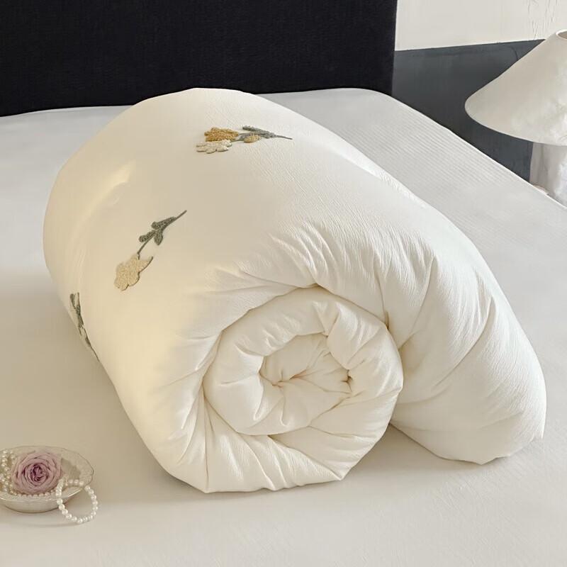 POCHME Jacquard All-Season Quilt