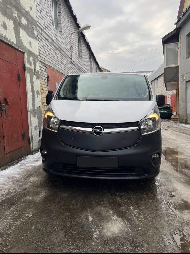 Зимняя накладка на решетку Глянцевая для Opel Vivaro 2015-2019 гг