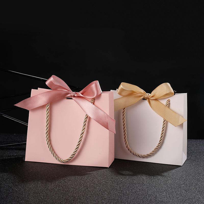 20pcs Pretty Paper Gift Bag Present Box For New Year Birthday Wedding Party DIY Gift Packaging Bow Handbag Christmas Gift Bags