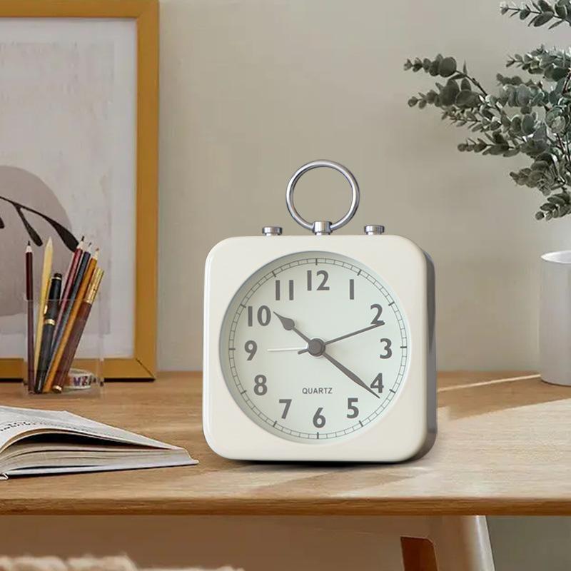 Metal Light Luxury Simple Nordic Alarm Clock Student Wake Up Artifact Bedside Clock Desk Fashion Ornament