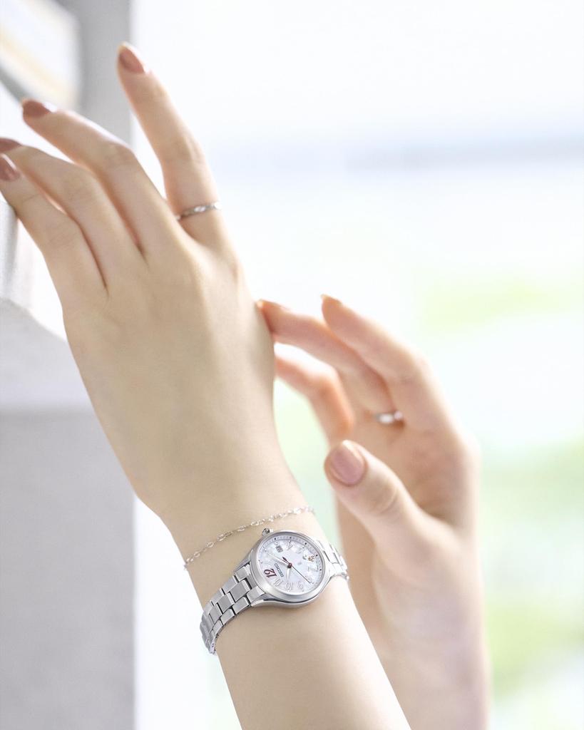 LUKIA SSQW091 Watch Grow Series Made in Japan Solar Radio Controlled Date Calendar White Dial Pure Titanium Case and Band [Seiko Watch] Ladies'