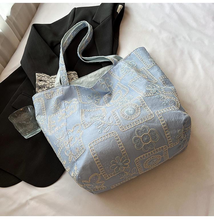 Women's Trendy Korean-Style Embroidered Nylon Tote: Large-Capacity Casual Commuter Shoulder Bag.