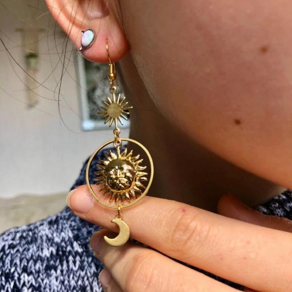 Temperament Personality Gold Color Sun Stars Crescent-shaped Pendant Asymmetry Dangle Earrings for Women Bohemia Jewelry Gifts