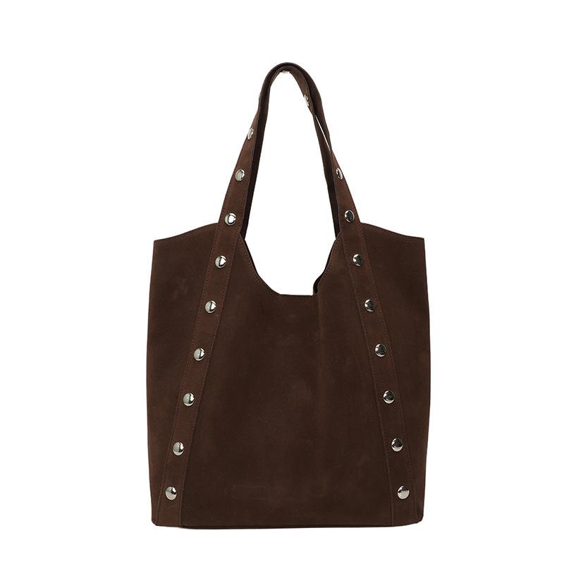 Retro Frosted Große Kapazität Nieten Tragetasche für Damen 2026 Neue Modische Unterarm Pendler Schultertasche