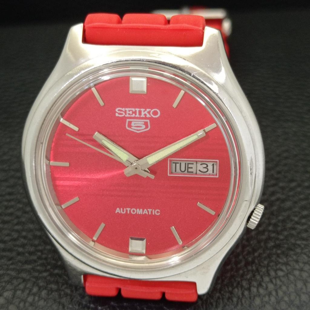 SEIKO 5 AUTOMATIC VINTAGE JAPAN 7009A MENS RED COLOR DIAL WATCH a701312-5 R206a-a701312