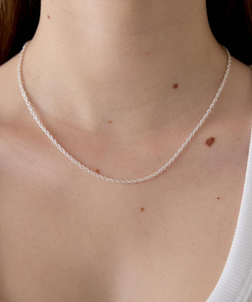 Aphrose Glim Essential Chain Necklace