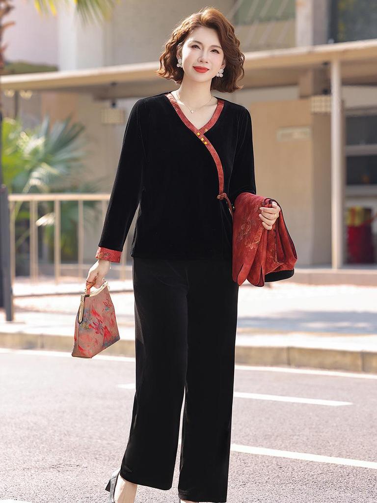 Spring & Autumn 2026 Chinese-Style Golden Velvet Suit for Mothers: Elegant Three-Piece Set