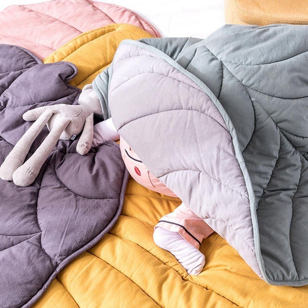Modern Leaf Pet Pad Aesthetic Dog Cat Sleeping Mat Soft Thick Washable Comfortable Crate Mat for Stylish Home Decor Floor Bed