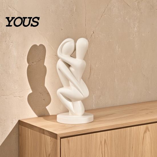 High-end Decorative Art 3D Printed Hugging Couple Sculpture, Abstract Embrace Figurine with Smooth Curves, Minimalist Statue Romantic Sculpture