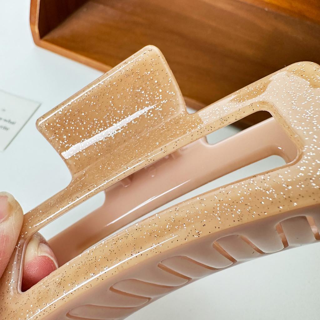 Premium Minimalist Hair Clips In Bright Colors With Unique Styles For Fashion Everyday