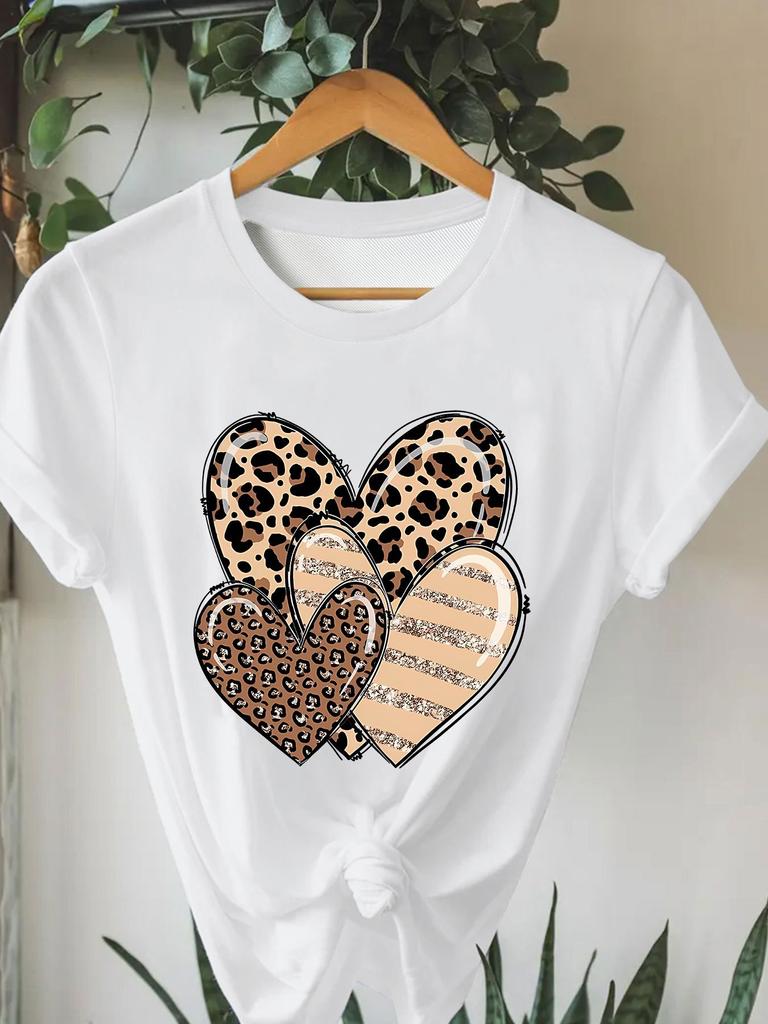 Crew Neck Casual Top for Summer and Spring Women's Valentine's Day Three Hearts Printed T-Shirt Sleeve