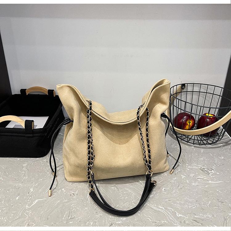 Bag Women's Retro Autumn and Winter Suede Chain Drawstring Tote Bag Trendy Fashion Commuter Bag Simple Crossbody Bag