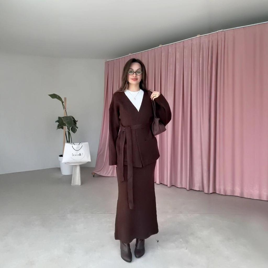 2025 cross-border European and American autumn new cardigan temperament V-neck lace-up waist half-body hip skirt women's leisure