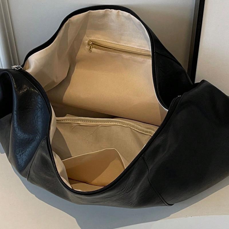 Stilvolle knödelartige PU-Umhängetasche für Männer, geeignet für Freizeitausflüge und großen Platzbedarf