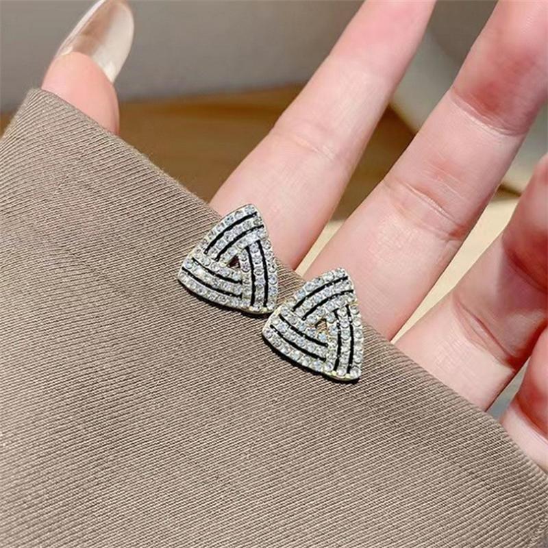 New Fashion triangle ear Stud  Earrings  for Women Girl Gift Jewelry Wholesale