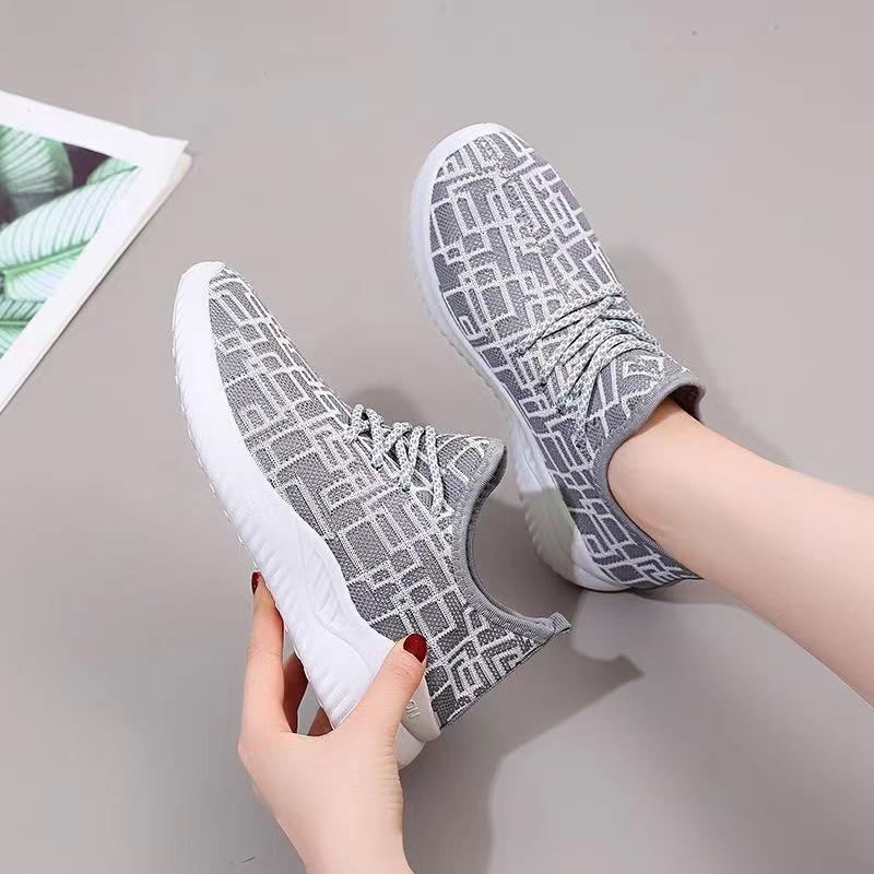 Spring and Summer New Fashion Breathable Casual Shoes Trendy Men's Sports Shoes Versatile Mesh Running Shoes