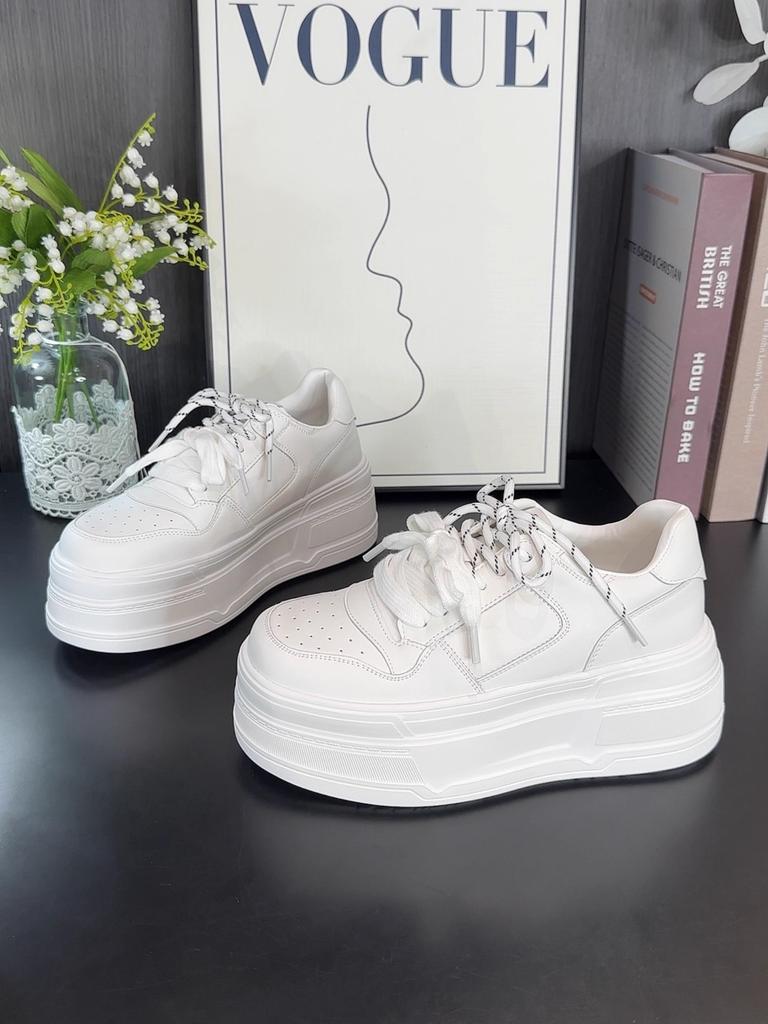 Muffin platform white shoes women's 2025 new fashionable versatile small height increase breathable casual sports shoes