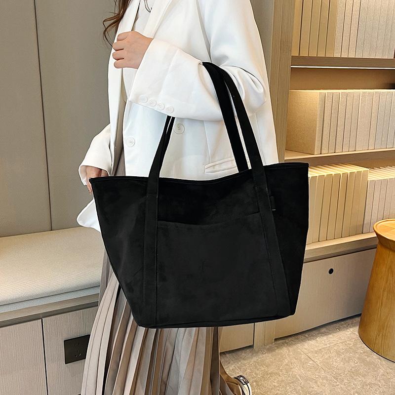 Einkaufstasche 2024 Herbst und Winter neuer Trend europäische und amerikanische einfache matte einfarbige Umhängetasche Handtasche modische Damentasche