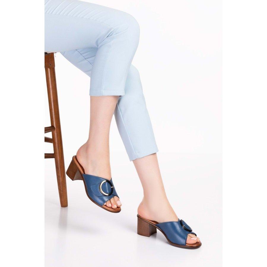 Dámské sandály pantofle z pravé kůže na středním podpatku