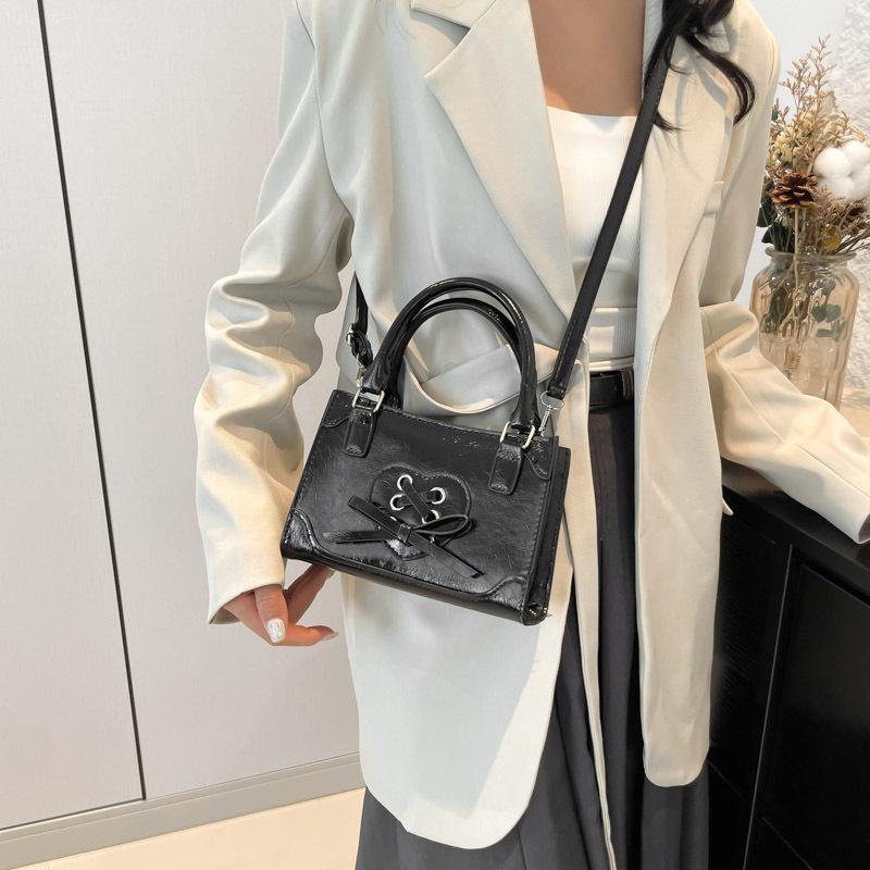 New Personality Trend Retro Handbag Beautiful Fashion Simple Shoulder Messenger Small Square Bag
