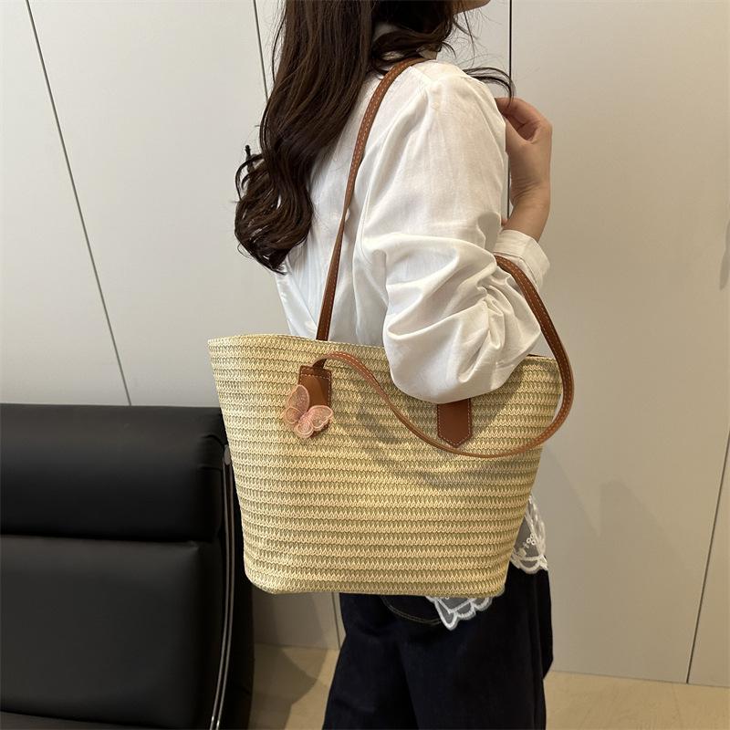 Straw Bag Women's Large Capacity 2025 New Vacation Beach Straw Bag Woven Bucket Bag Vegetable Basket Seaside Tote Bag