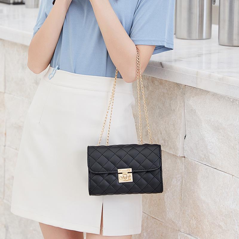 A Women's One-shoulder Rhombus Chain Bag, Summer New Product Personalized Bag Cover Lock Change Bag