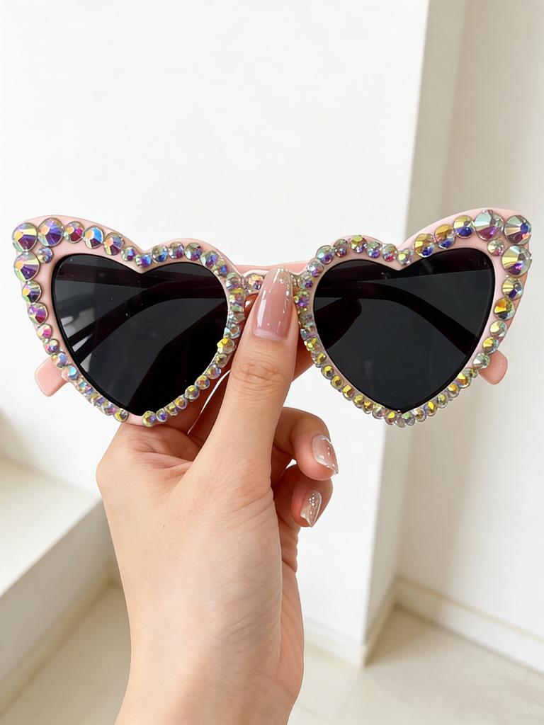 2026 Sparkle Heart Shaped Sunglasses Rhinestone Trim Multiple Color Options Fashion Eyewear For Street Style KJ194