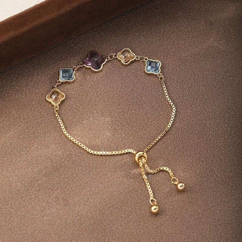 Elegant Geometric Crystal Bracelet Women 18K Gold Plated Copper With Glass Crystals Clover Shape Lightweight Luxury Daily