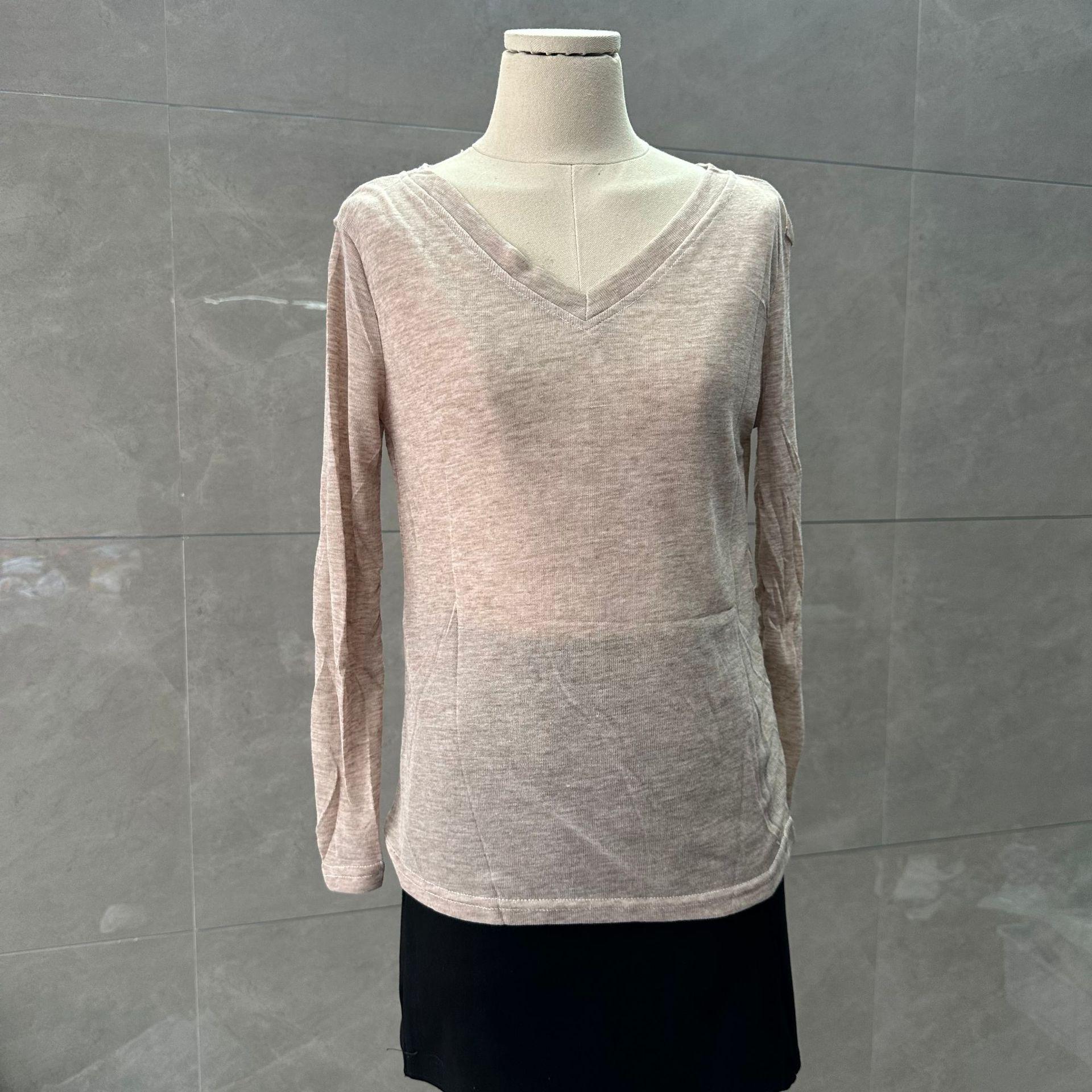 

Spicy V-neck Slimming Long-sleeve Women s Top XXL (approx. 135 lbs)