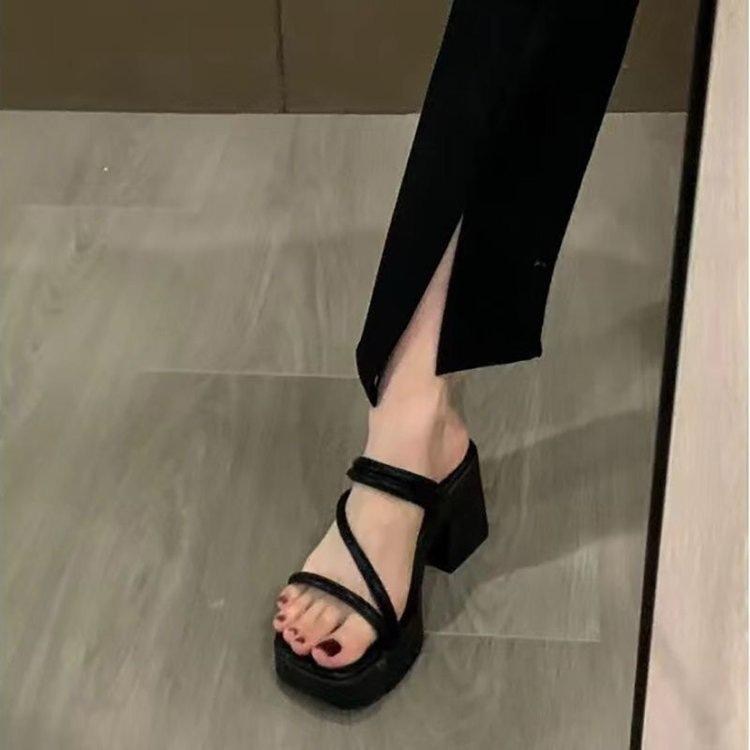 

Small thick heel high heel sandals women s versatile Korean version 2025 summer new fashion waterproof platform platform platform platform slippers wo 35