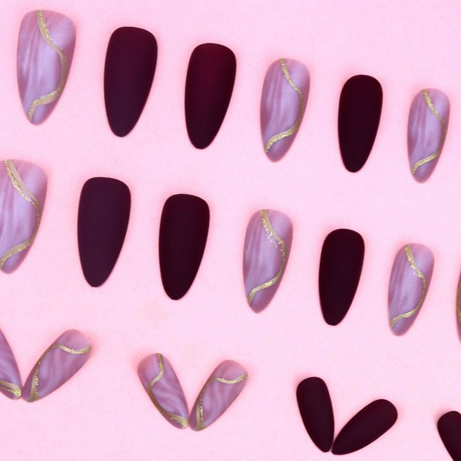 24 de bucăți de tablete pentru arta unghiilor în stil migdale mate, model cu sclipici aurit dulce și rece