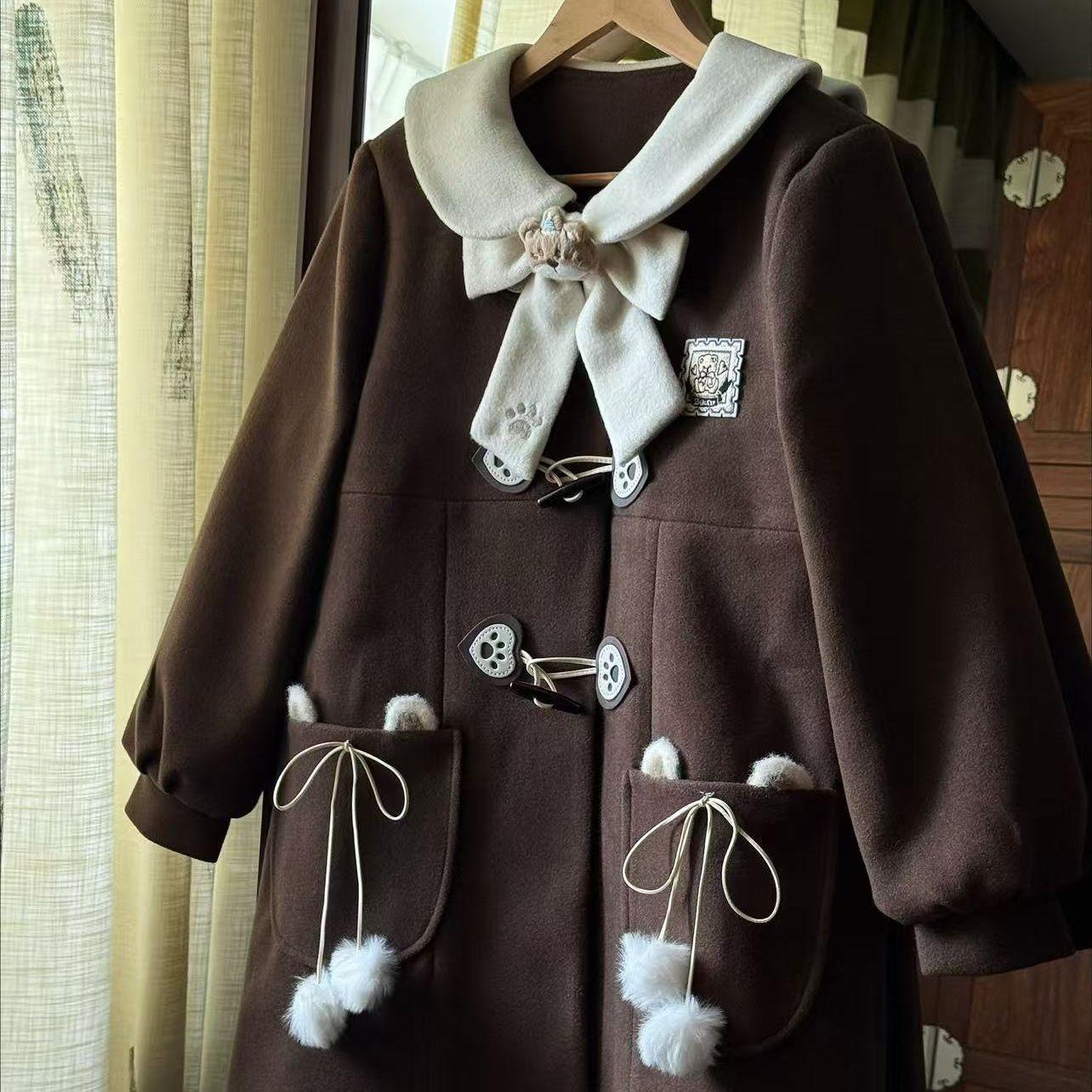 

Insomnia Island Coffee Off-White Woolen Coat: New Autumn/Winter Doll Collar, Horn Button Plush Design M (Recommended 100-110 jins)