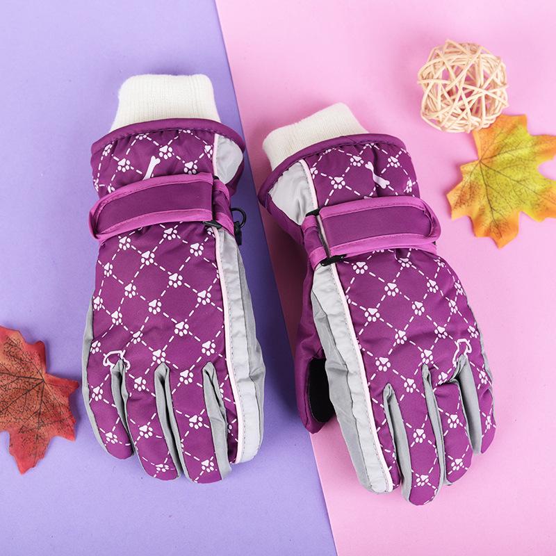 Thick, Waterproof, Windproof, Non-slip, Warm Winter Ski and Snow Gloves for Kids Aged 4-17.
