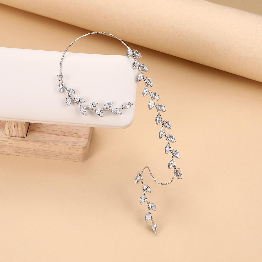 

Shiny Leaf Rhinestone Tassel Bracelet , Fashion Alloy Jewelry , Unique Design for Women серебряный