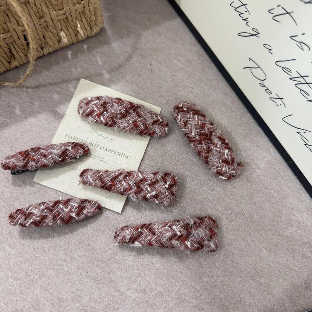 High-End Woolen Side Clip: Fashionable Autumn/Winter Hair Accessory for Girls