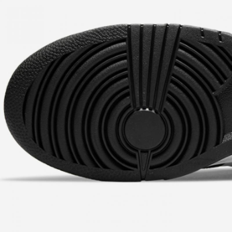 Nike Dunk High Retro  105 