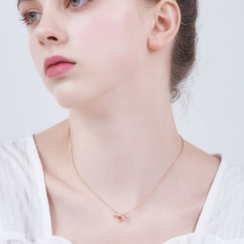 ELLE Jewelry Loop Point Ribbon Necklace ELBRNN234