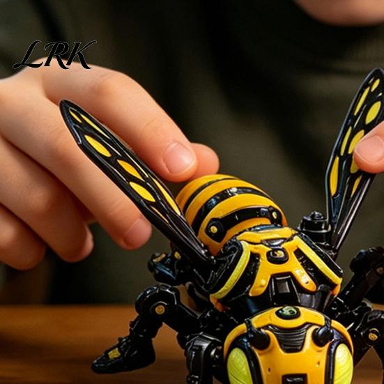 Articulated Bee Figurine 3D Printed Cyberpunk Figurine, Movable Joints Mechanical Hornet Ornament, Wasp with Fidget Toy, Stress Relief Insect