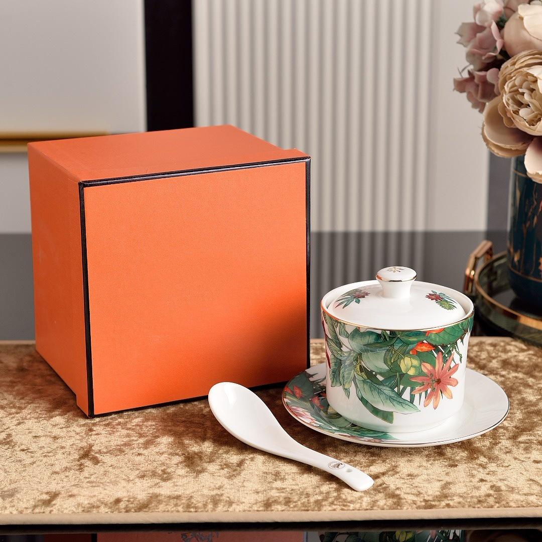 

European Light Luxury Matou Stew Pot Set: Four-piece includes Spoon, Bird s Nest Pot, and Soup Pot for Home and Hotel Tableware.
