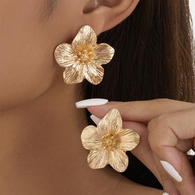 2PCS Of Innovative And Creative Women's Earrings With Simple And Fashionable Temperament Flower  Earrings