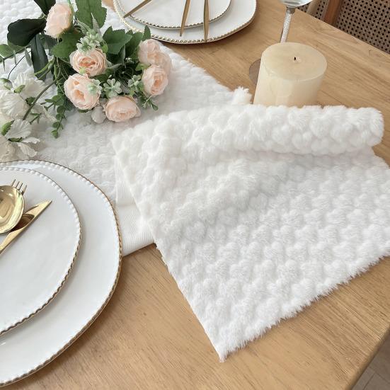 Table Runner Valentine Day Romantic 3D Heart Design Table Runner Simulated Rabbit Fur Valentine Day Decoration