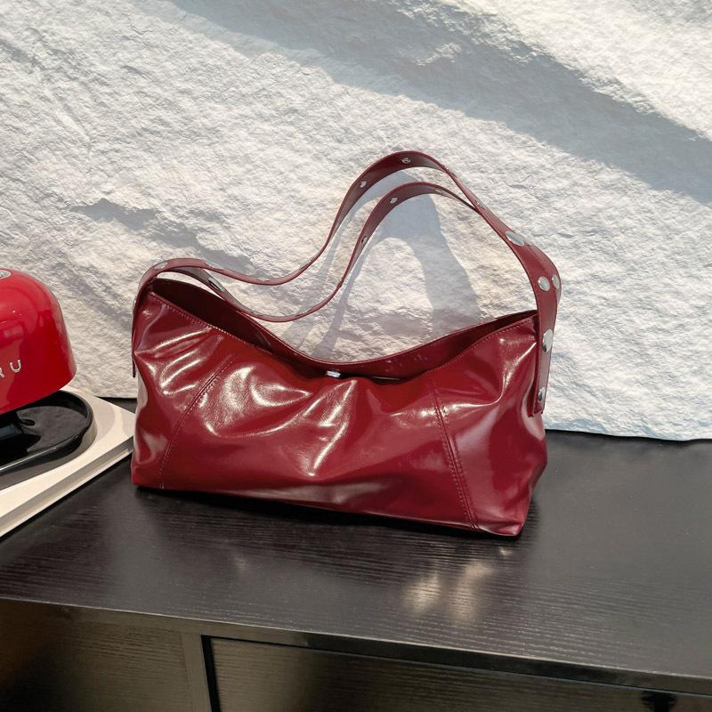 

Сумка подмышку женская новая модная и простая сумка-пельмень большой вместимости для поездок на работу, на плечо красный